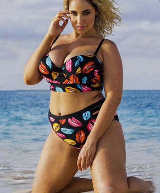 Cutout Lip Bikini Swimsuit